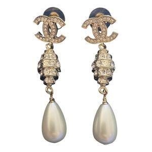 Chanel CC Pearls and Stones Earrings
